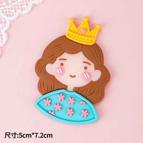 Set 5 tượng nhựa dẻo - mẹ mũ vàng áo XANH LÁ.