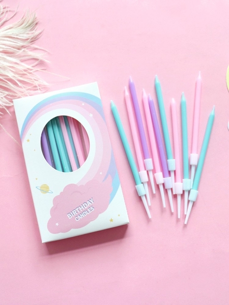 Vỉ nến bút chi sắc màu (gồm 10 cây nến và 3 que diêm).