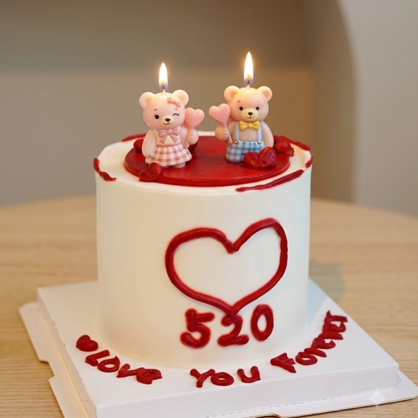 Vỉ 3 cây nến-GẤU NAM (áo yếm xanh) kt 4cm.