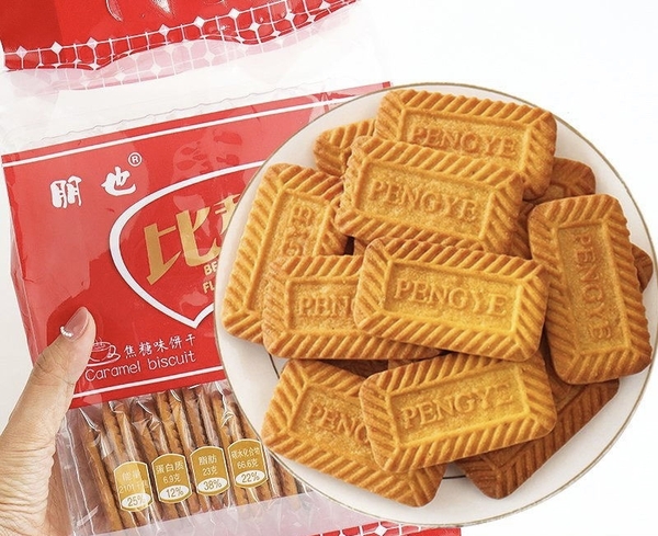 Bánh Quy hình chữ nhật màu vàng nâu vị Caramel (gói 308gam).