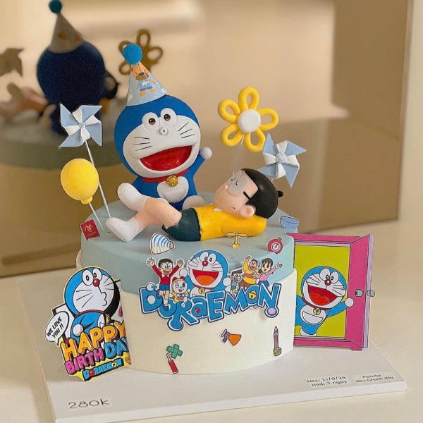 Tượng Nobita nằm và 3 doremon.