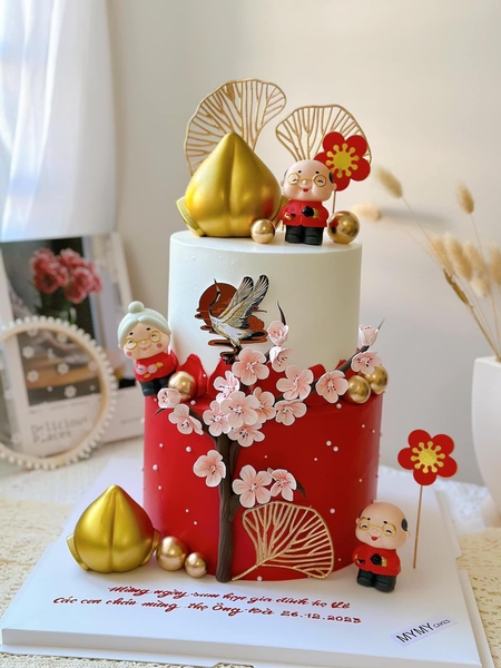 TUONG-Cụ bà áo đỏ quần đen (NHỰA CỨNG).