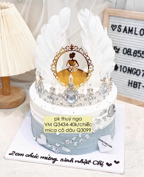 VM-Vương miện đại màu trắng đk16cm.