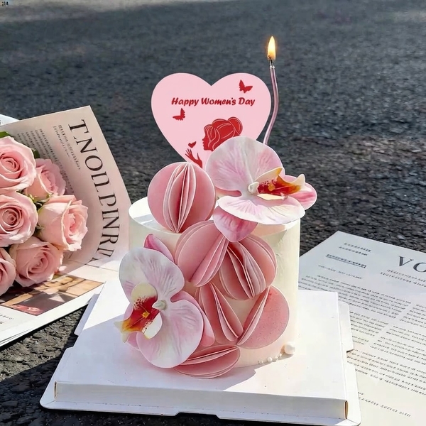 set 30 thẻ trái tim Happy women's day cô gái kt 6cm.