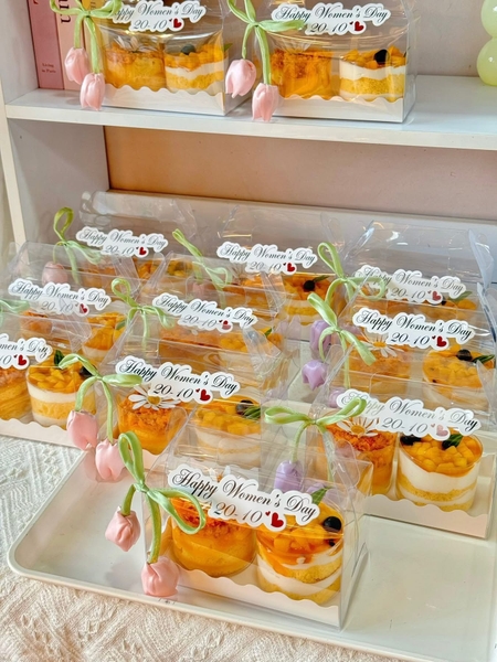 Set 40 bảng giấy Happy women's day 20-10 (kt 14cm).
