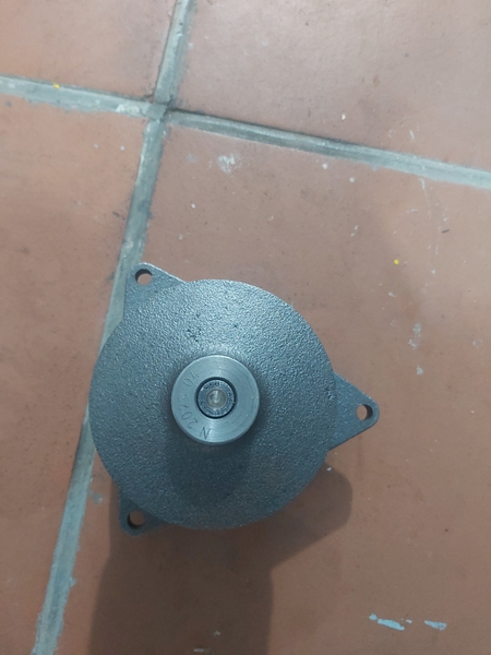 BƠM NƯỚC 6D114 PC300-7 6CT8.3 3285323 D65 LỆCH 141*146*157 k lỗ nước KIM ĐIỆN