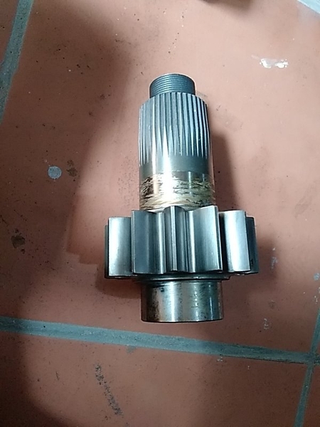 TRỤC CỤT D50-17(D53) 13R*42T*D122*L216*h54 QTN