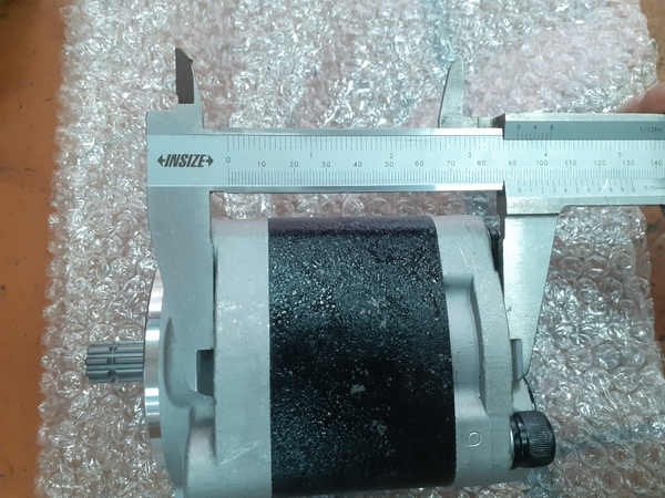 BƠM XE NÂNG 10T*1KHOANG 55 * QUAY PHẢI, ĐƯỜNG DẦU ĐÁY ( 2 LỖ TAI BẮT ZEN) - KX0003398 - NC