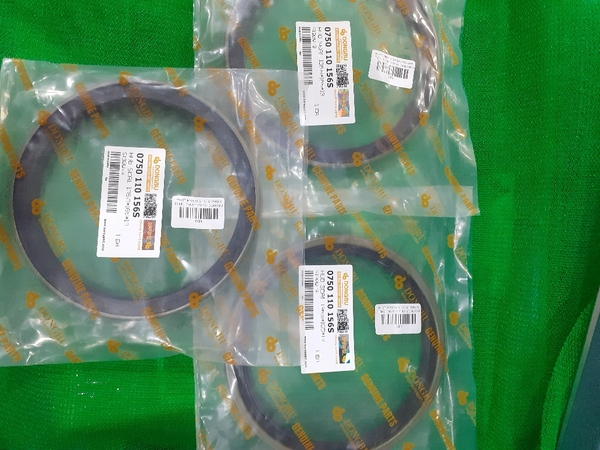 PHỚT MAY Ơ S130 S170W-5 ÍT ĐI): 136.8*165*13- DONGBU