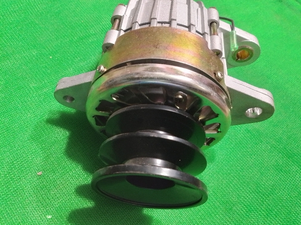 MÁY PHÁT 4D120 2 RÃNH*2TAI CÂN TÂM 192* HÁNG 70*24V KST-
