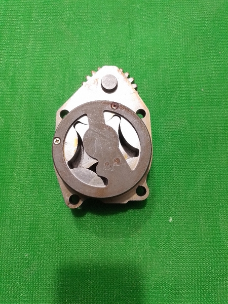 BƠM NHỚT 6D102 4D102 IZUMI TỐT