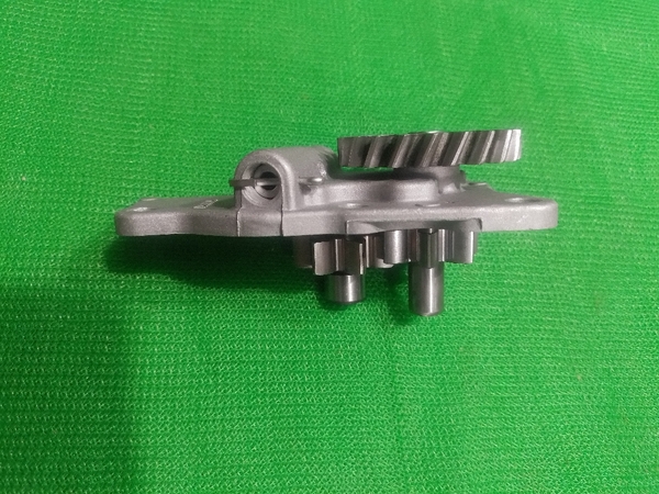 BƠM NHỚT 6D95/4D95 H12 ỦI - BR CHÉO IZUMI TP ( BH)