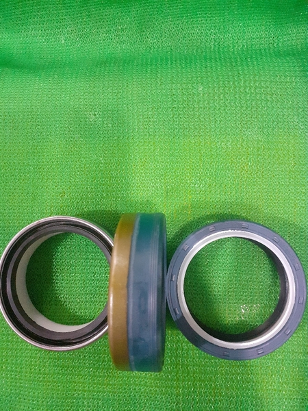 PHỚT LÁP TRƯỚC R130/140: 50*65*18 ( P LÁP TRƯỚC NGOÀI) -  SKF
