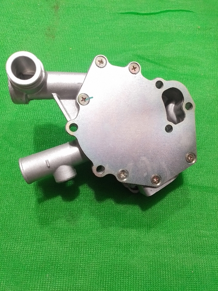 BƠM NƯỚC XE NÂNG 1Z/2Z 1 cổ bích quạt 4BL*bích cút 2BL chéo * 2 CỔ 16100/71200 - WHC