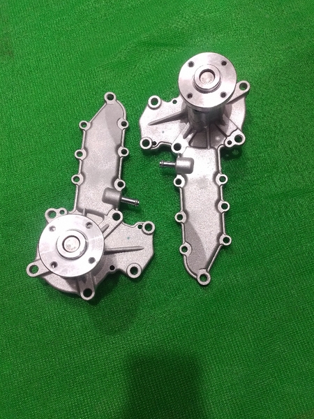 BƠM NƯỚC KUBOTA V2203 - 16 LỖ, CÓ ỐNG 1G730-73032 - WHC