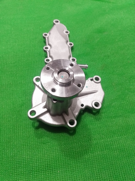 BƠM NƯỚC KUBOTA V2203 - 16 LỖ, CÓ ỐNG 1G730-73032 - WHC