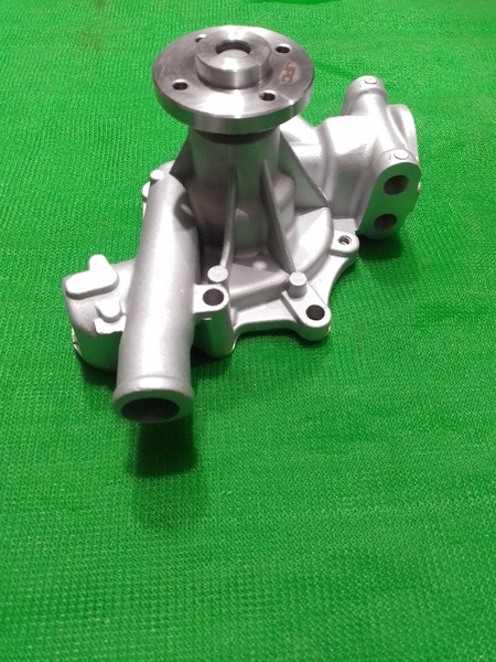 BƠM NƯỚC 4D95 XE NÂNG KOMATSU 1 CỔ BÍCH 4BL*BÍCH CÚT 2BL NGANG JPC TỐT