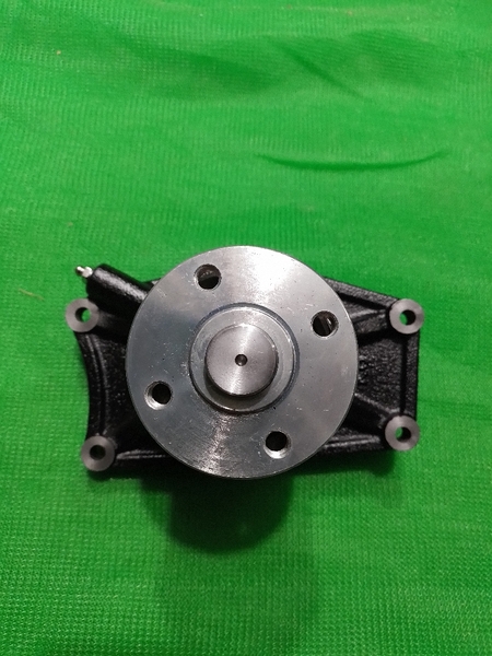 BƠM NƯỚC 6D31 6D34 (SK200-6 ĐÚNG) HÌNH CHỮ NHẬT - OEM