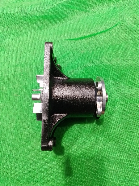 BƠM NƯỚC 6D31 6D34 (SK200-6 ĐÚNG) HÌNH CHỮ NHẬT - OEM