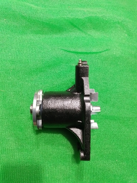 BƠM NƯỚC 6D31 6D34 (SK200-6 ĐÚNG) HÌNH CHỮ NHẬT - OEM