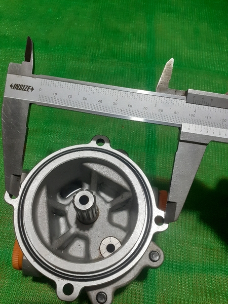 BƠM KHIỂN K3V63 4BL*13T*3 ĐƯỜNG DẦU*CỔ ĐỊNH VỊ 80* CÓ VAN NGOÀI- HD
