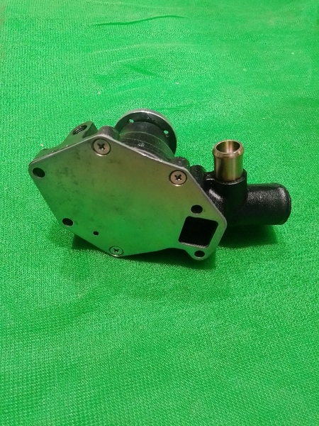 BƠM NƯỚC 4BD1 EX120 EX150 SK120-1/3  4 LỖ* CÚT NƯỚC THẲNG - JPC