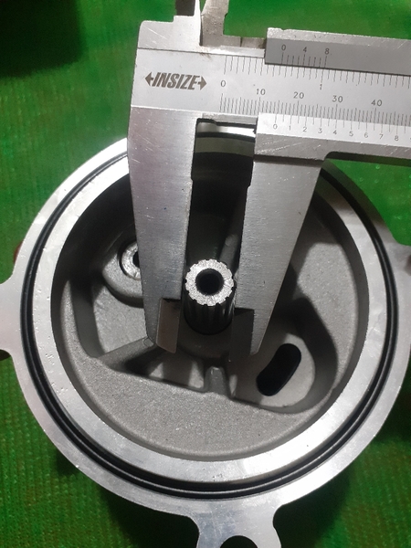 BƠM KHIỂN K3V140 = K3V180 4BL*13T*3 ĐNG DẦU, CỔ ĐỊNH VỊ 100 - DHT