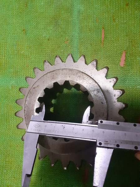 BÁNH RĂNG SỐ D41 - 26R*15T (47*95 *HR33/H53 )