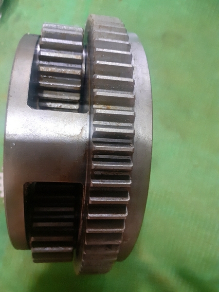 CỤM BRHS TẦNG LÙI D31 G24/16T*B21*72T sọ* cổ 55/4 chấu QTN (01 BR GIỮA)