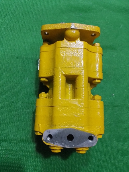 BƠM 2 KHOANG D50-16 16T*  4 bu lông* Lỗ dầu bơm trên mặt - NC TỐT
