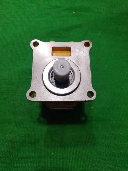 BƠM SỐ D50/53/58/65 13T*4BL D24*105 Q.PHẢI K42   KXN003283 TỐT /26