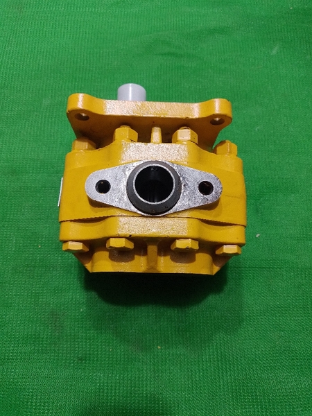 BƠM SỐ D50/53/58/65 13T*4BL D24*105 Q.PHẢI K42   KXN003283 TỐT /26