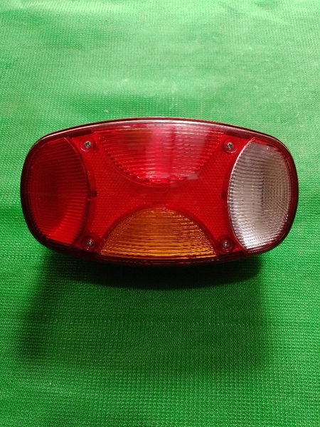 ĐÈN HẬU R55-7/R60-9 - PHẢI - R