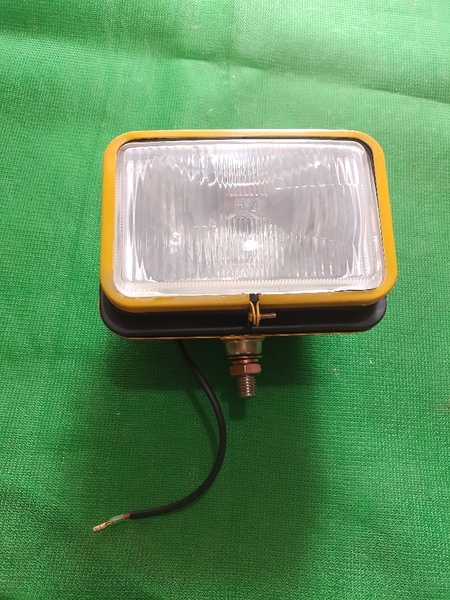 ĐÈN CẦN VUÔNG  VÀNG 24V ĐẾ NHỰA