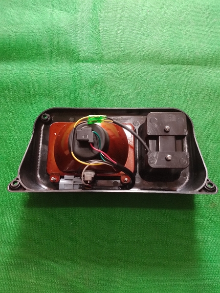 ĐÈN PHA S130/ 140/ 200 PHẢI - ĐEN