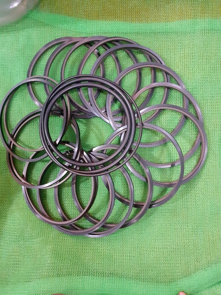 PHỚT TRUNG TÂM VOLVOL EW145B ( SPN TỐT)