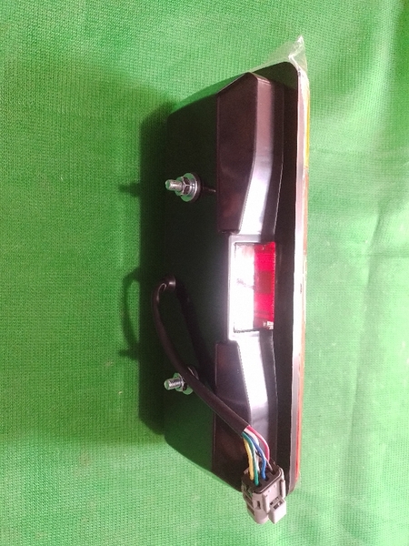 ĐÈN HẬU DH130-5/200-5 -  TRÁI