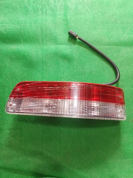 ĐÈN HẬU SK200-6/8 SK330-8 - PHẢI
