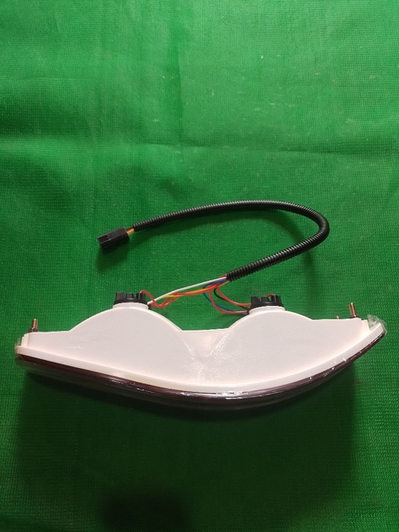 ĐÈN HẬU SK200-6/8 SK330-8 - PHẢI