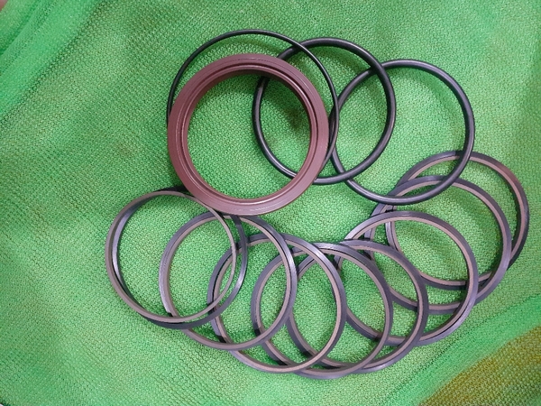 PHỚT TRUNG TÂM PC75-2: MSJA 80*8 - ST