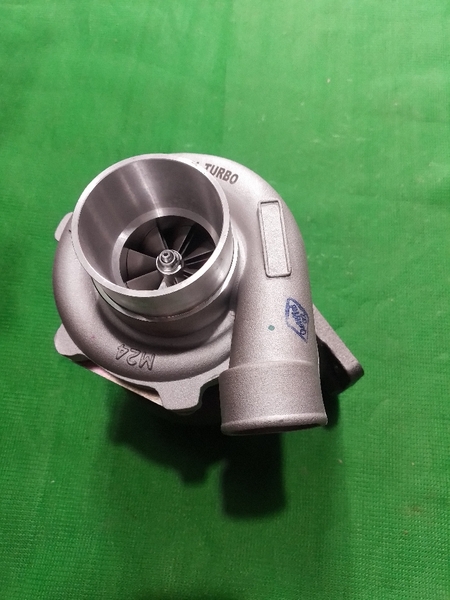 TUR BO EX200-2/6BD1_SL.ĐẾ(70*82) CỔ HÚT(44*54) CỔ GIÓ(69*76) CỔ XẢ 4BL TÂM 113/1 CHÂN ĐẾ CÓ REN