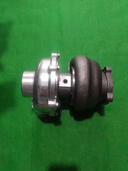 TUR BO EX200-5/6 ZX200 / 6BG1 SL.ĐẾ(70*82) CỔ HÚT(44*54) CỔ GIÓ(71*76) CỔ XẢ 4BL TÂM 105.ĐẾ 1 LỖ CÓ REN