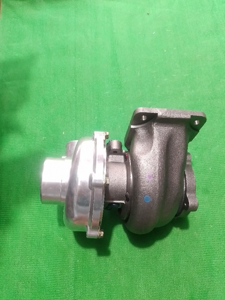 TUR BO EX200-5/6 ZX200 / 6BG1 SL.ĐẾ(70*82) CỔ HÚT(44*54) CỔ GIÓ(71*76) CỔ XẢ 4BL TÂM 105.ĐẾ 1 LỖ CÓ REN