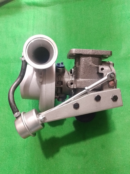 TUR BO  PC200-7 220-7 HX35W CÓ ĐIỀU TỐC CỔ LOE ĐẾ(45*86) CỔ HÚT(54*74) CỔ GIÓ(50*102) SL