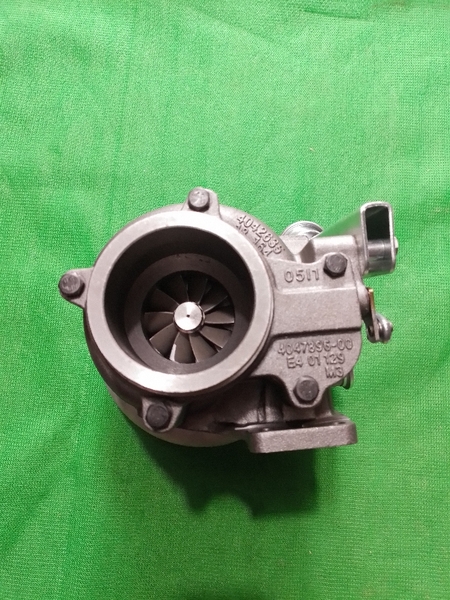 TUR BO PC300-7/8/6D114 HX40W CHÂN BÉ - VÒI LOE.ĐẾ (45*85)CỔ HÚT (50*74)CỔ GIÓ(94*103) - HOLSET BH 3 T