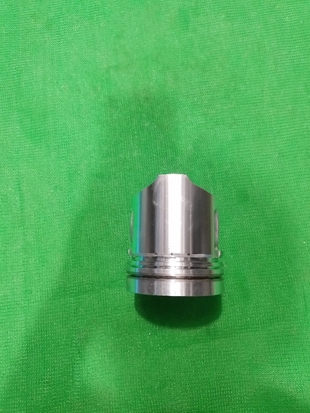 PISTON 4D95 ĐỈNH TÉP KẸP THÉP H104 IZ N ( ĐI XÉC MĂNG 1 VÁT )