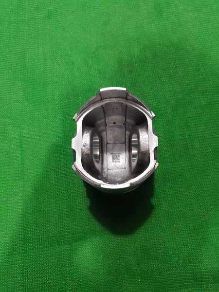 PISTON 4D95 ĐỈNH TÉP KẸP THÉP H104 IZ N ( ĐI XÉC MĂNG 1 VÁT )