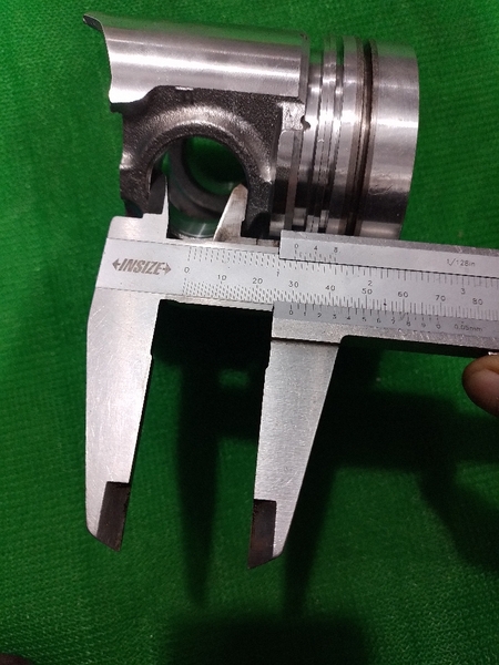 PISTON 4D95 ĐỈNH TÉP KẸP THÉP H104 IZ N ( ĐI XÉC MĂNG 1 VÁT )