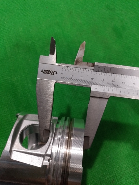 PISTON S6D95  KẸP THÉP HÃNG CLEVIT
