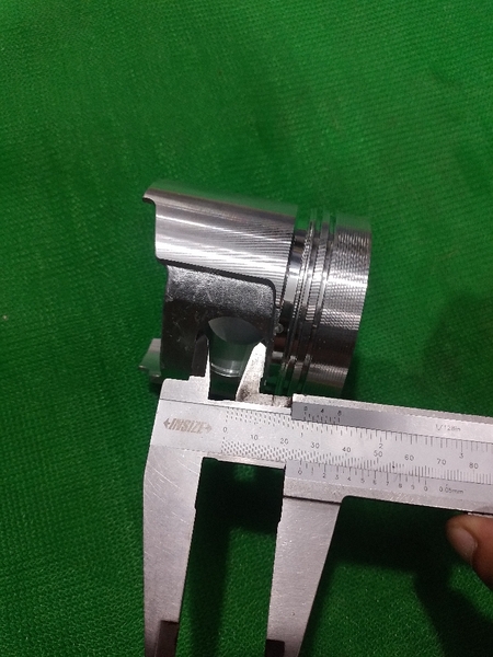 PISTON 4D84-1 ẮC 28 ĐỈNH BẰNG IZUMI